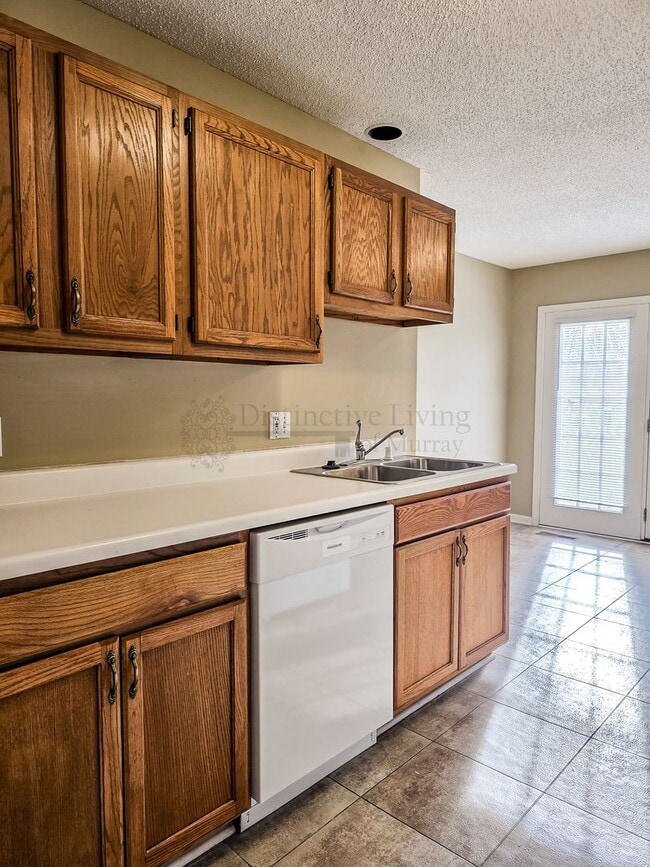 Building Photo - 1607 Bourland Ln