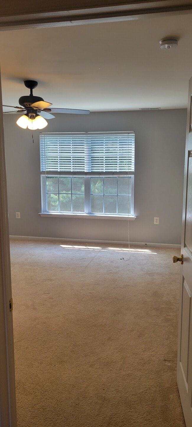 Building Photo - 802 Sunflower Way