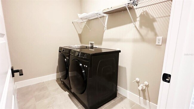 Building Photo - 3619 Savanna Palms Ct