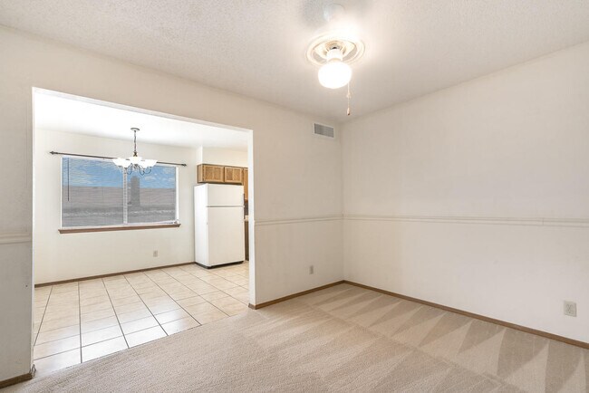 Building Photo - 4652 R L Shoemaker Dr