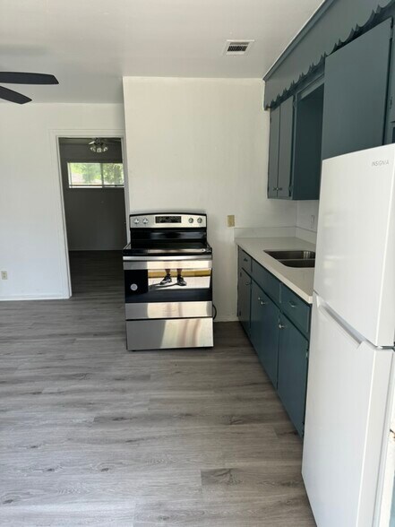 Building Photo - 6306 Tulsa Rd