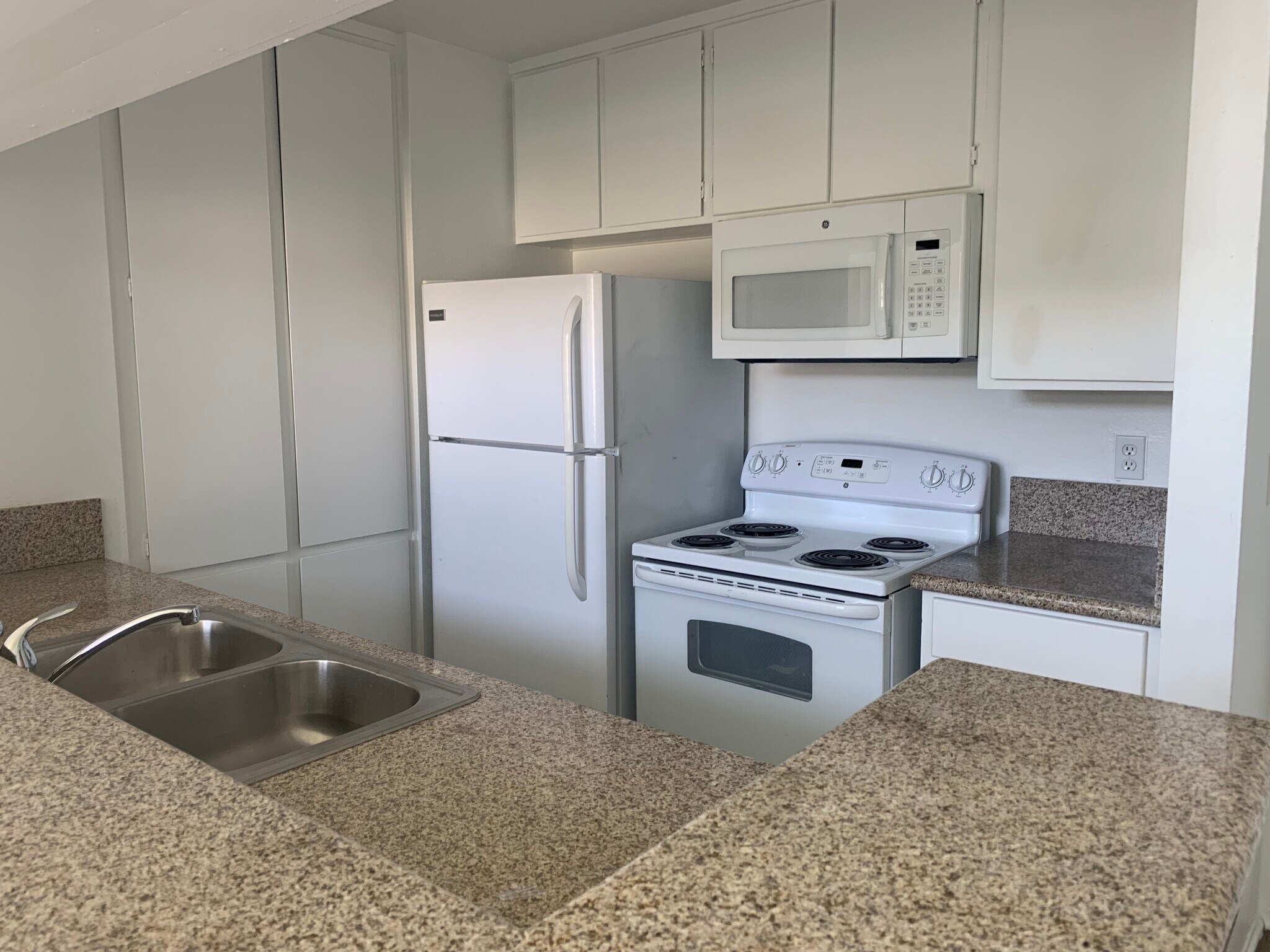 Building Photo - 808 Coriander Dr