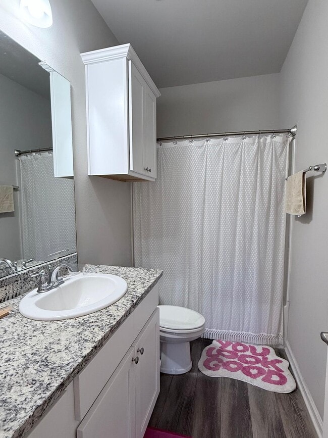 Building Photo - 1008 Meridian Dr