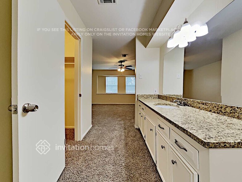 Building Photo - 210 Blue Ridge Dr
