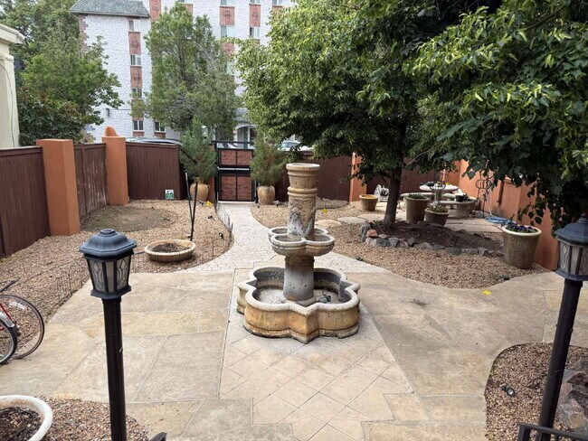 Building Photo - July Availability! Wonderful 1 Bed Condo i...