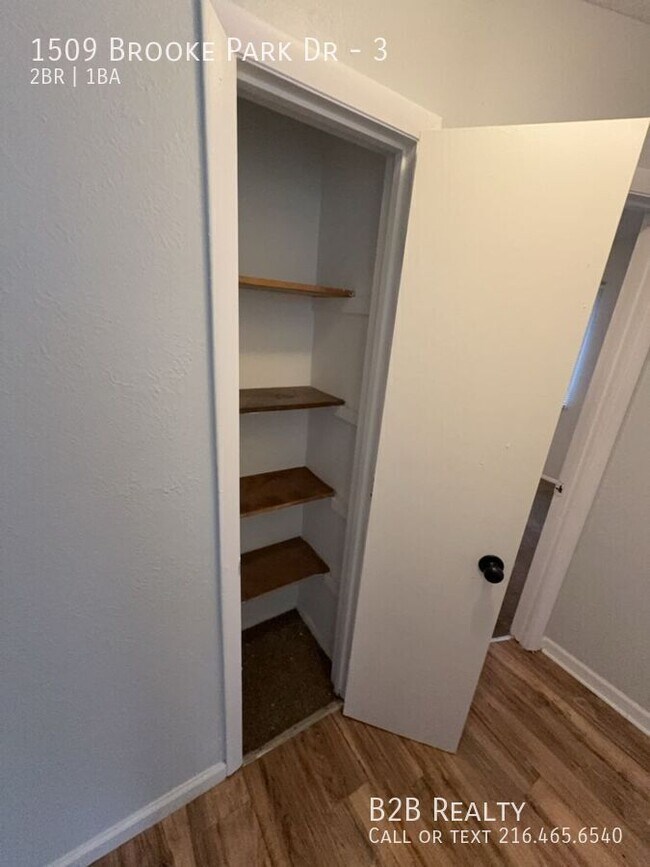 Building Photo - 1509 Brooke Park Dr