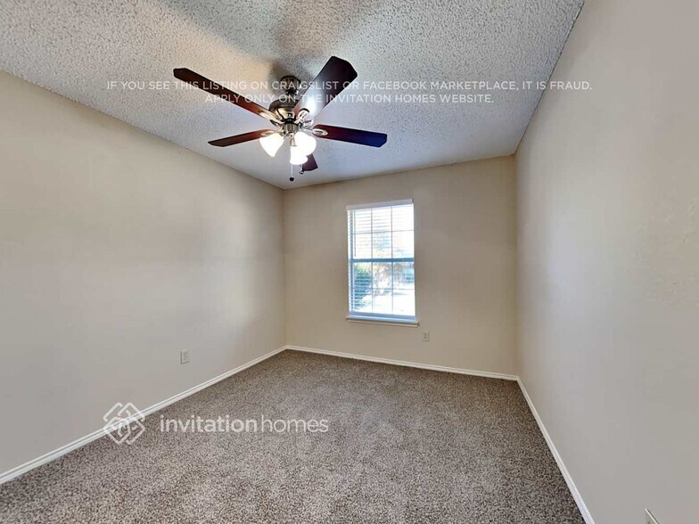 Building Photo - 924 Teakwood Ln