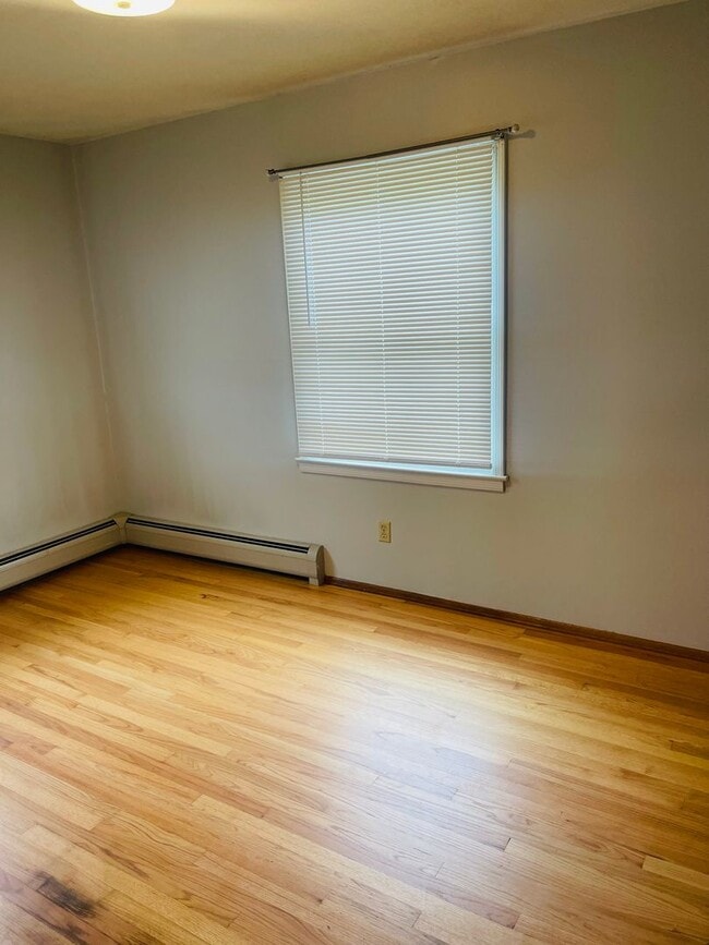 Building Photo - Apartment for Rent in Broadway