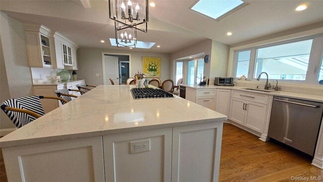 Building Photo - 13 Beach Land Ave