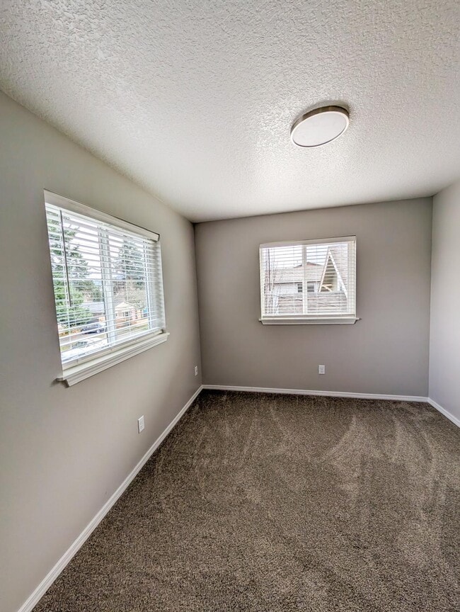 Building Photo - 5623 SE 84th Ave