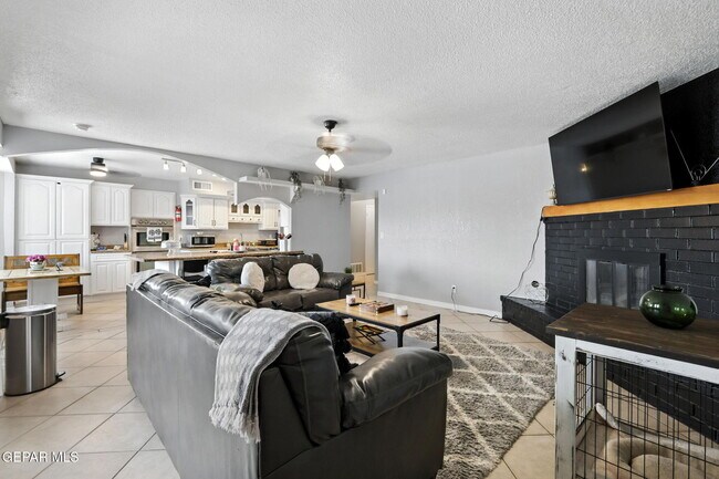 Building Photo - 329 Sereno Dr
