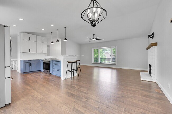 Building Photo - $2,700.00 - 4 Beds, 2 Baths, Single Family...