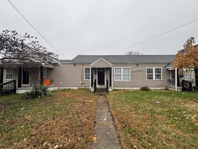 Primary Photo - 723 Jackson St