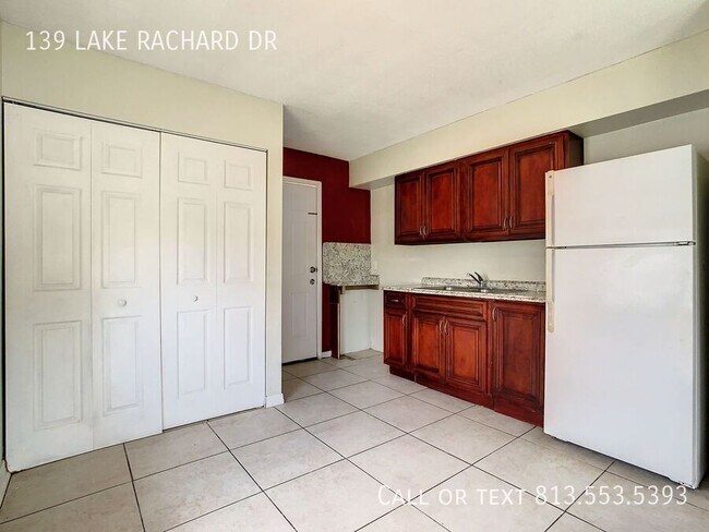 Building Photo - 139 Lake Rachard Dr