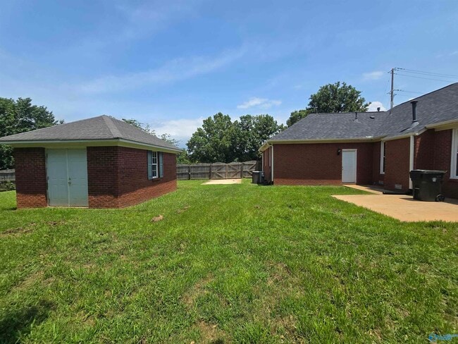Building Photo - 100 Tanglefoot Dr