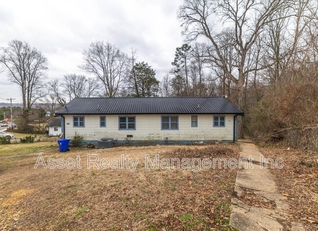 Building Photo - 219 Highland Ave