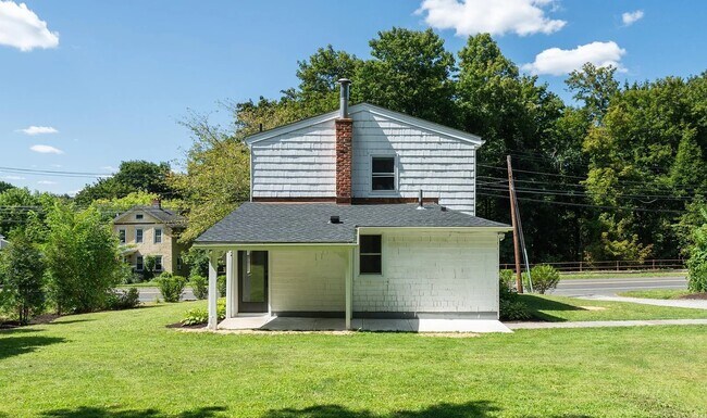 Building Photo - 26 Greenwood Ave
