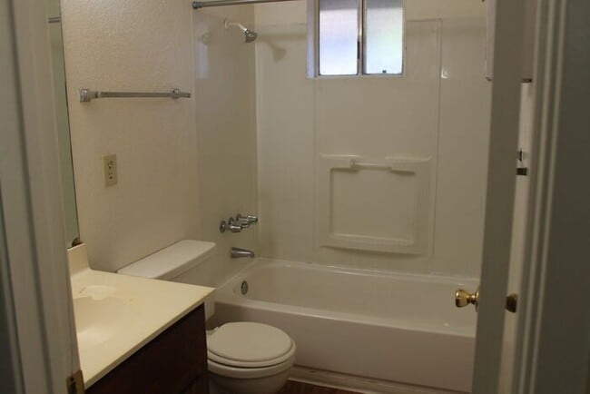 Building Photo - Affordable 2 Bedroom in Mesa