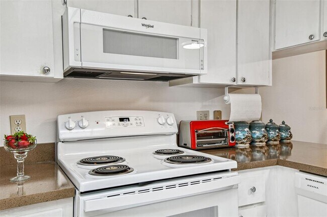 Building Photo - 7433 Greystone Dr