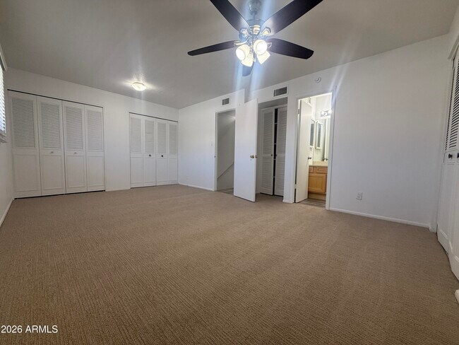 Building Photo - 1577 W Hazelwood St