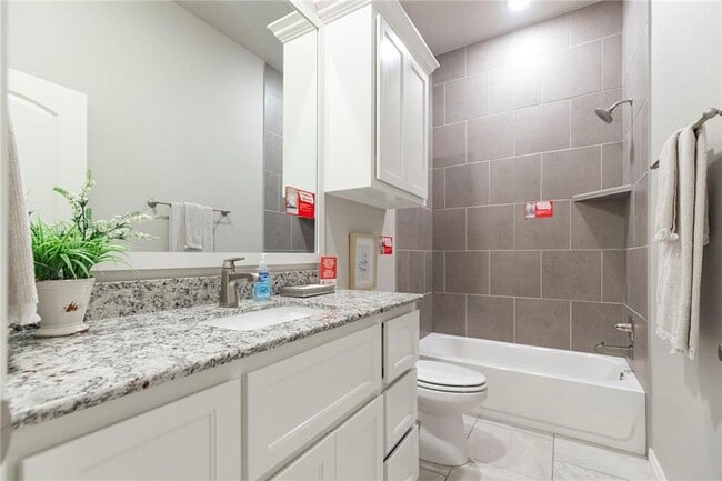 Building Photo - Stunning new home + 4 bedrooms + 3 bathroo...