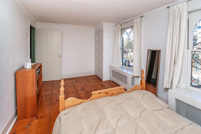 Building Photo - 45 York St