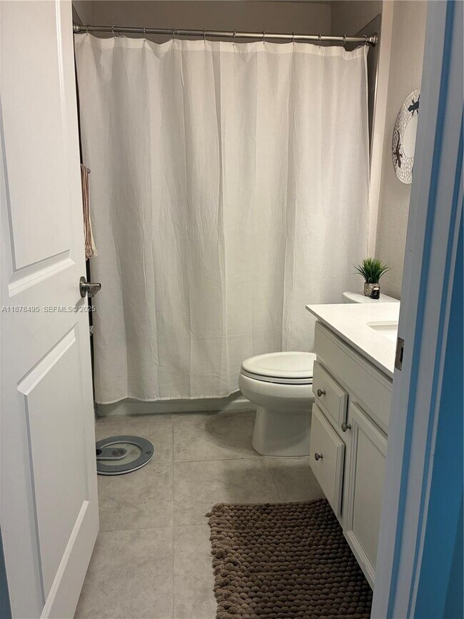 Building Photo - 1069 NW 4th Ter