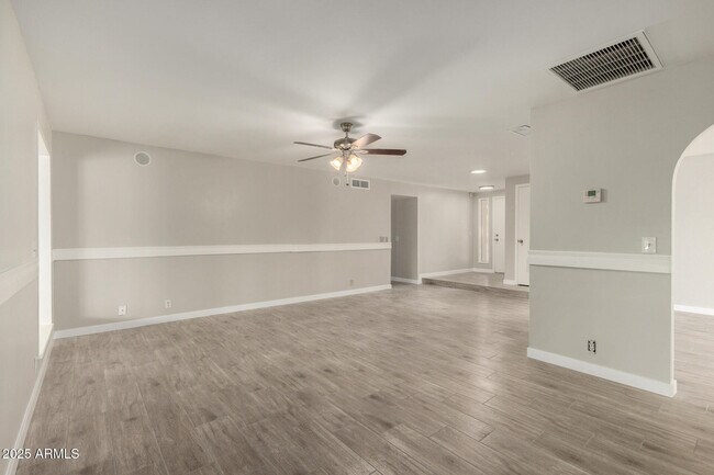 Building Photo - 4001 W Libby St