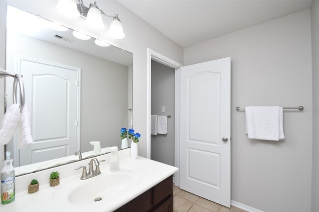 Building Photo - 6027 Opal Crest Ln
