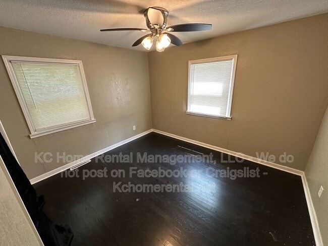 Building Photo - 5903 E 149th St