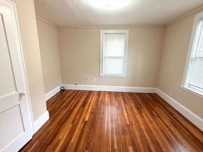 Building Photo - 182 Princeton Ave