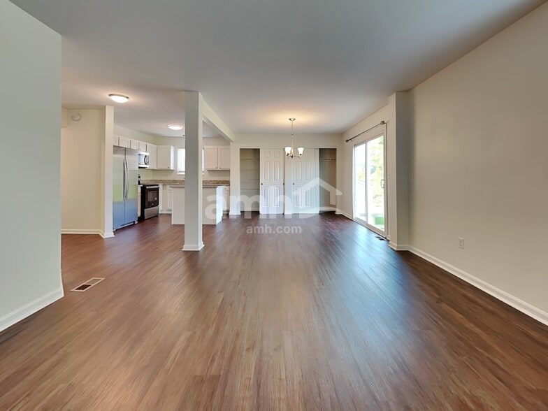 Building Photo - 10718 Anna Ln