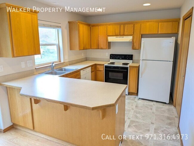 Building Photo - 709 Ella Ct