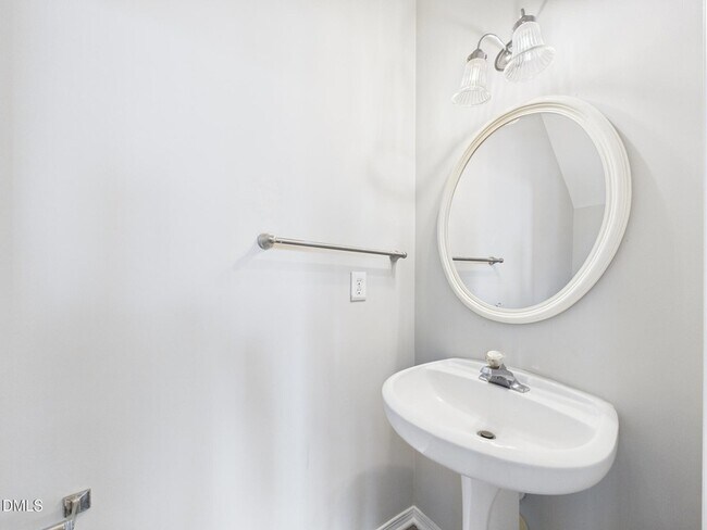 Building Photo - 302 Meeting Hall Dr