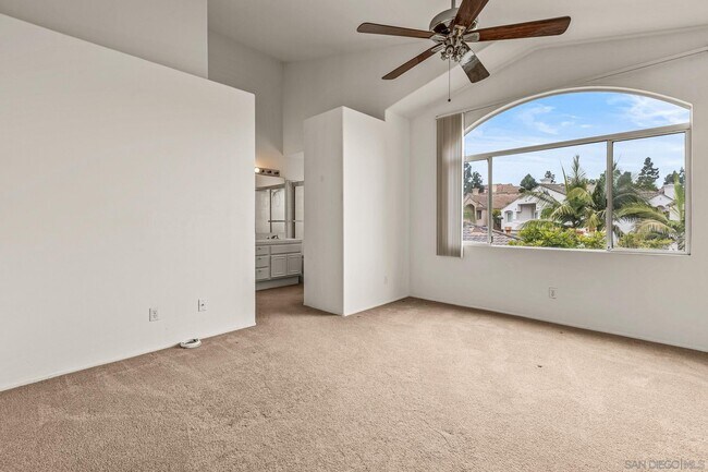 Building Photo - 5544 Renaissance