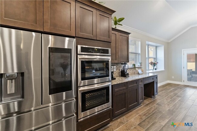 Building Photo - 8402 Ridge Crest Dr