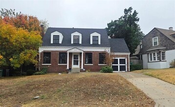 Building Photo - 2108 NW 25th St