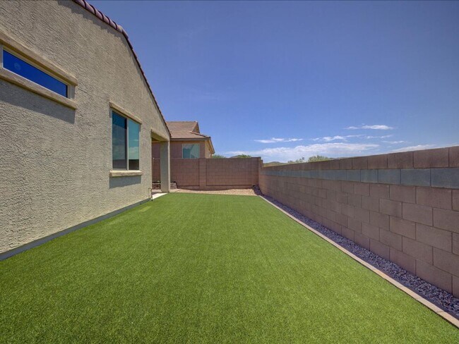 Building Photo - 14266 E Hub Dr