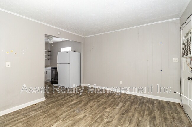 Building Photo - 1046 McArthur Rd