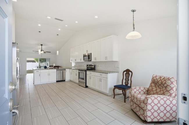 Building Photo - MATANZAS WOODS