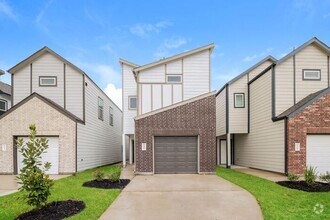 Building Photo - 15208 Estrella Rd E