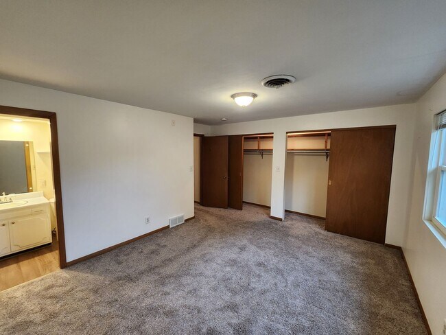 Building Photo - 3618 37th Ave