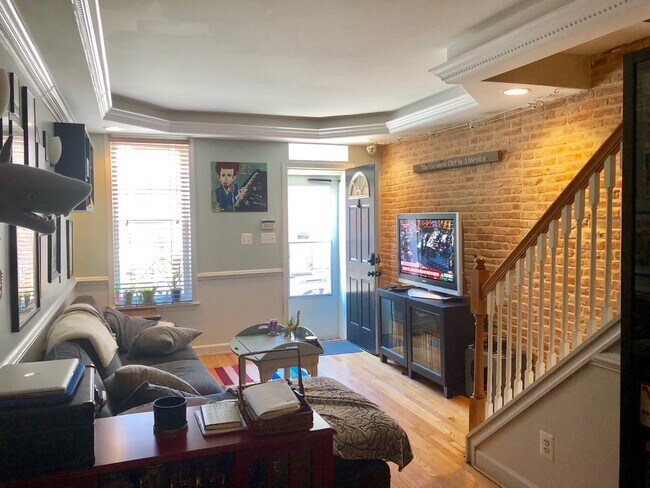 Building Photo - 1605 Patapsco St