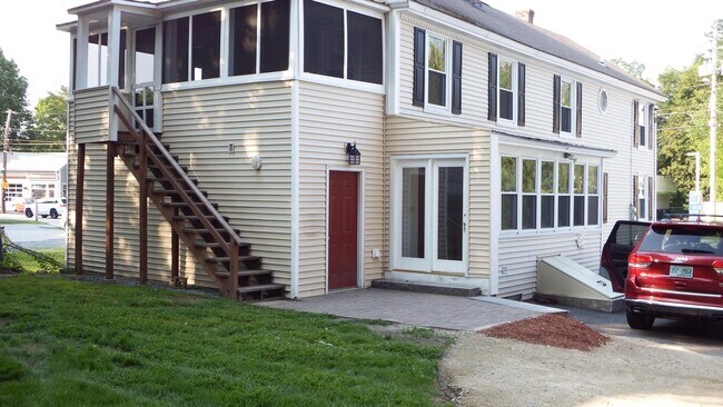 Building Photo - 161 Nashua St