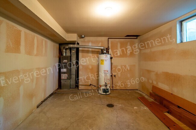 Building Photo - 1117 Fairview Dr