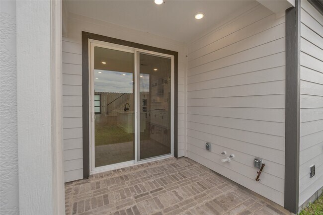 Building Photo - 4320 Avron Dr