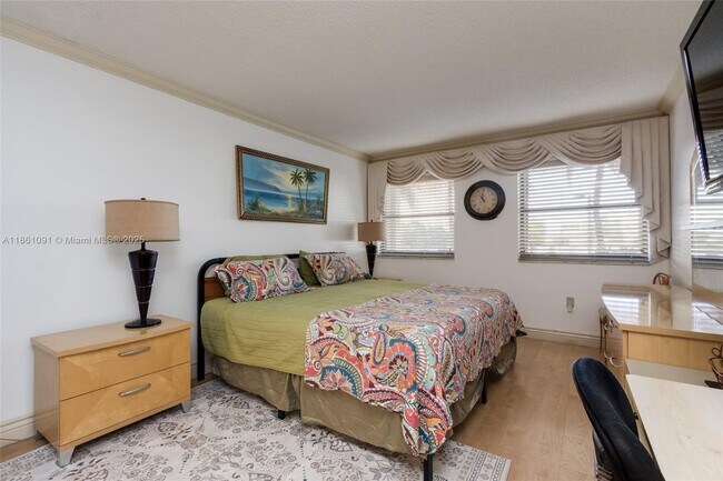 Building Photo - 1201 S Ocean Dr