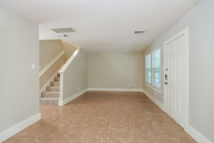 Building Photo - 26852 Haileys Mnr