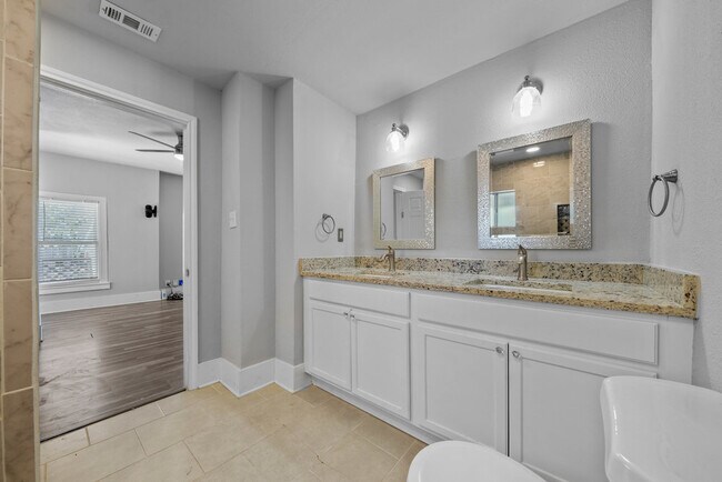 Building Photo - 1031 Schley Ave