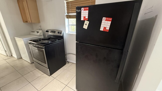 Building Photo - 212 NW 8th Ave